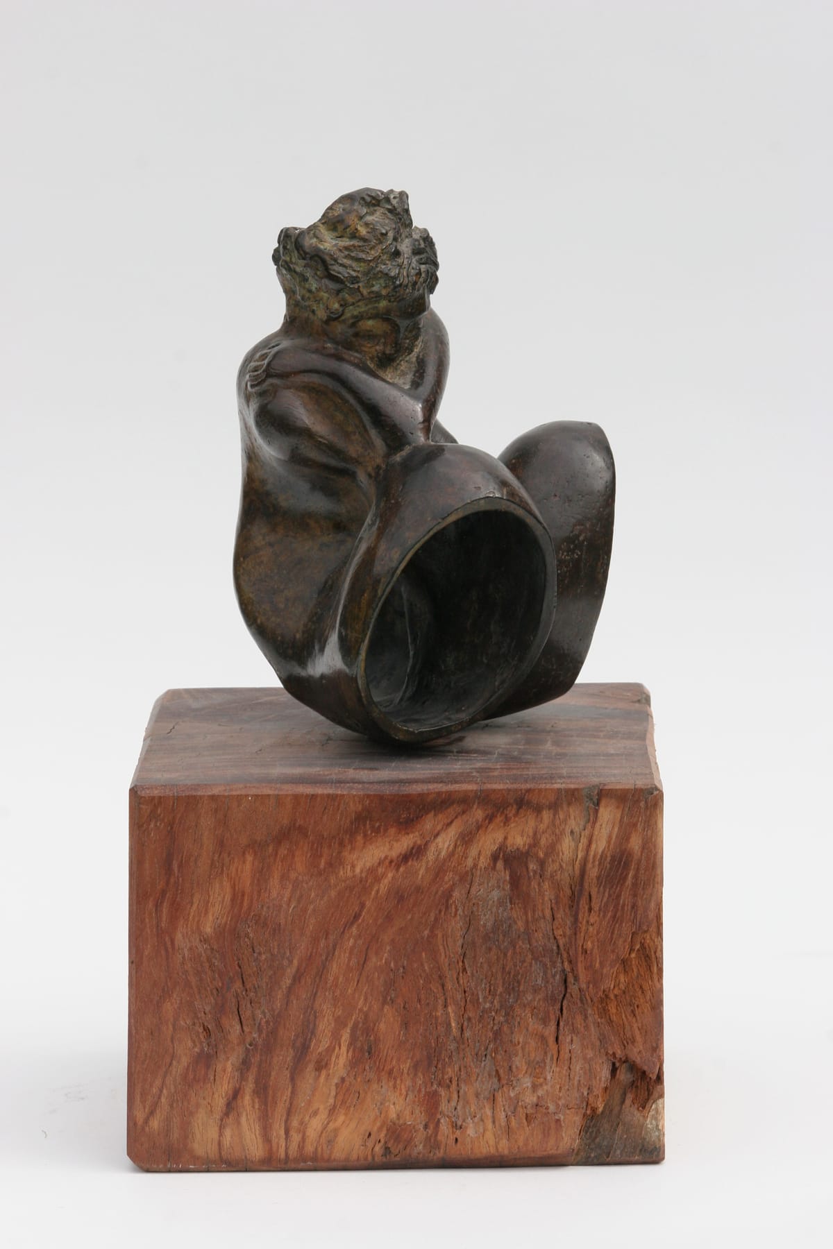 Sculpture en bronze, Femme fleur